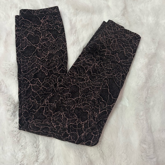 Lululemon align leggings 21’ - Picture 2 of 3